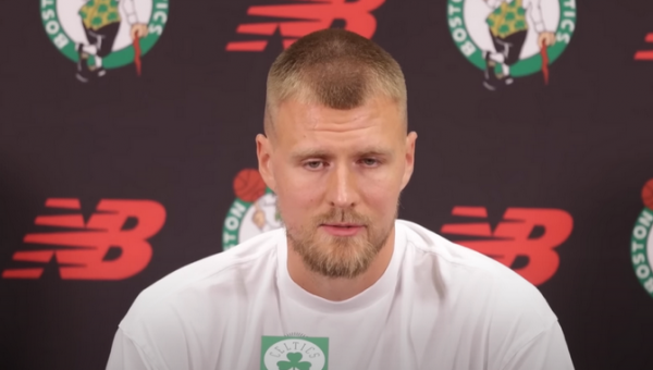 K. Porzingis pratęsė kontraktą su „Celtics“ (K. Irvingas lieka „Mavericks“)