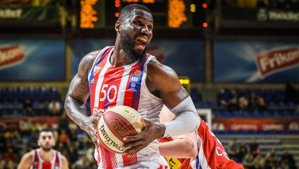 B. Bentilas palieka „Crvena Zvezda“ gretas
