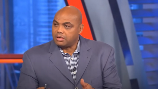 Ch. Barkley: skatina „Pelicans“ įkrėsti proto Z. Williamsonui, o „76ers“ – išsiskirti su J. Hardenu