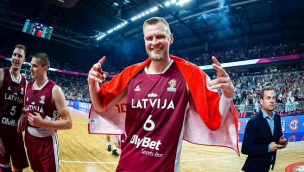 Latvijos krepšinio federacija neigia pranešimus dėl K. Porzingio traumos