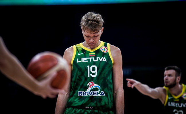 M. Kuzminskas skelbia aukcioną: tikslas - padėti Ukrainai