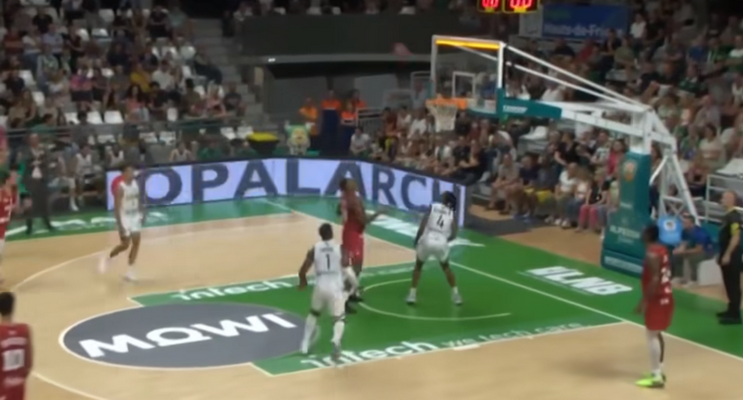 Sezono metimas? Prancūzijoje užfiksuotas kosminis tritaškis (VIDEO)