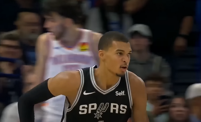 V. Wembanyama žaidė galingai, bet „Spurs“ nusileido „Thunder“ krepšininkams (VIDEO)