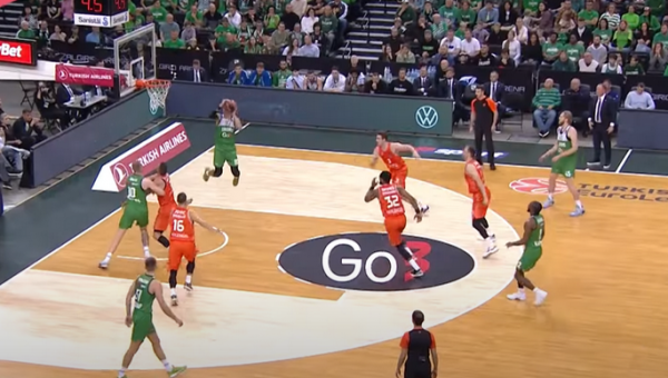 Tarp gražiausių Eurolygos turo epizodų – „Žalgirio“ krepšininkų ataka (VIDEO)