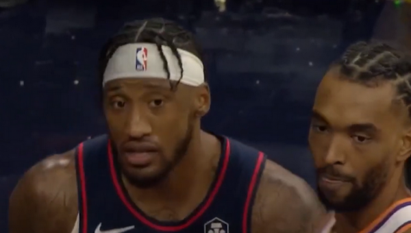 „76ers“ namuose palaužė „Suns“ (VIDEO)