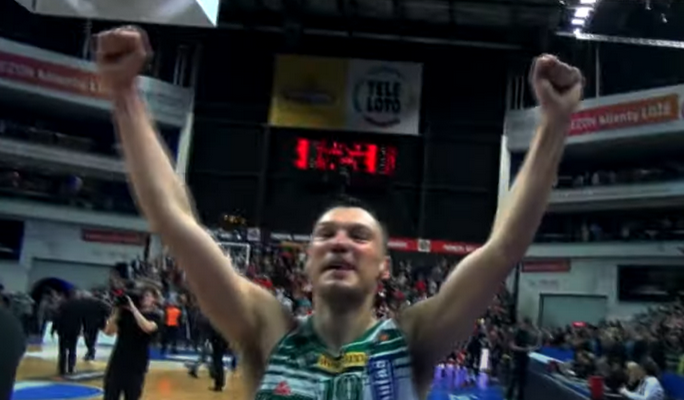 Atgal į praeitį: išvyskite, kaip Šaras ir „Žalgiris“ eliminavo „Rytą“ iš kovos dėl LKL titulo