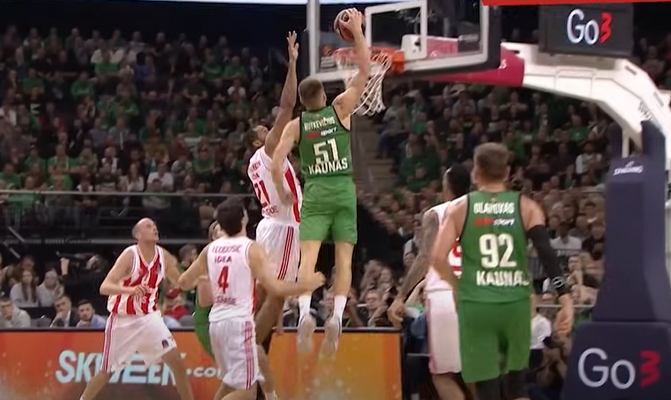 Tarp gražiausių spalio mėnesio dėjimų - A. Butkevičiaus skrydis (VIDEO)