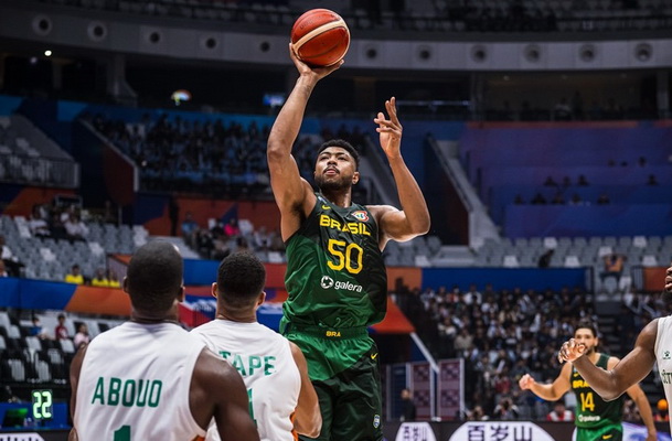 B. Caboclo oficialiai papildė „Partizan“ gretas