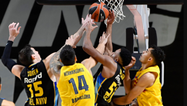 Be R. Jokubaičio žaidusi „Barcelona“ palaužė „Maccabi“