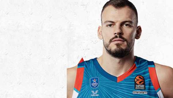 „Anadolu Efes“ prarado dar vieną aukštaūgį: traumą patyrė A. Žižičius