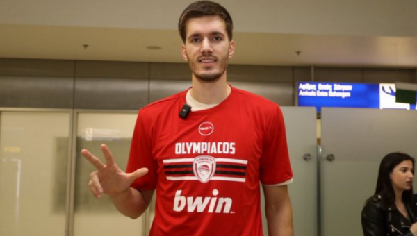 Oficialu: F. Petruševas karjerą tęs „Olympiacos“ komandoje
