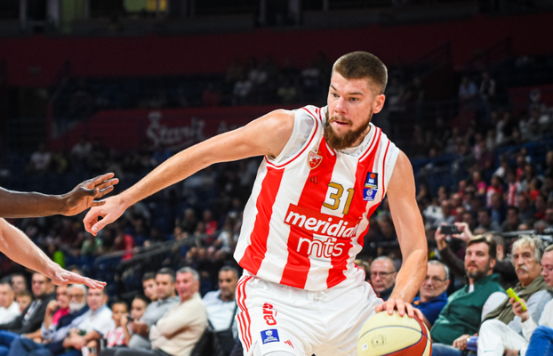 „Crvena Zvezda“ su blankiu R. Giedraičiu nukovė „Anadolu Efes“