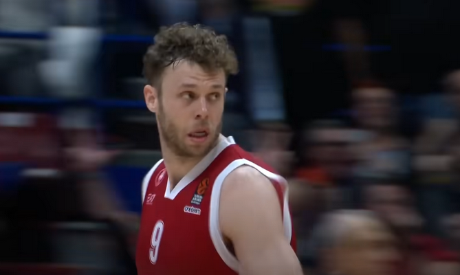 „Emporio Armani“ pranoko ASVEL, o „Bayern“ nugalėjo „Anadolu Efes“