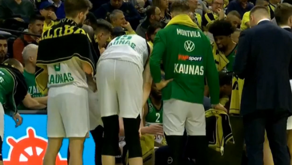 Išgirskite: K. Maksvyčio emocijos per minutės pertraukėles prieš „Fenerbahce“ (VIDEO)