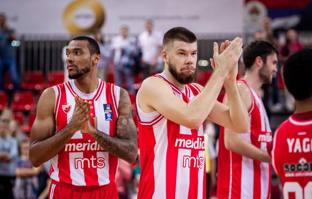 „Crvena Zvezda“ sutriuškino varžovus, bet R. Giedraitis žaidė blankiai