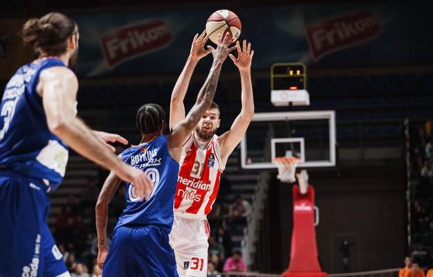 R. Giedraitis žaidė rezultatyviai, bet „Crvena Zvezda“ patyrė pralaimėjimą