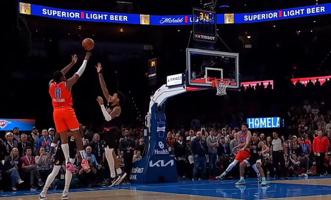 Gražiausias NBA nakties epizodas - „Thunder“ žaidėjo pergalingas metimas (VIDEO)