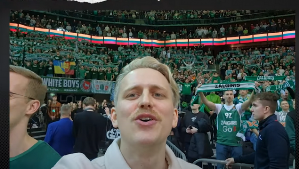 „Žalgirio“ užkulisiai: sirgalių ritualai prieš rungtynes ir žymių atlikėjų emocijos
