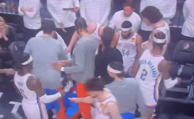 NBA mačo metu susmuko „Thunder“ aukštaūgis (VIDEO)