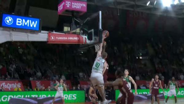 Blokas R. Šmitui ir dėjimas į „Žalgirio“ krepšį – tarp įspūdingiausių Eurolygos momentų