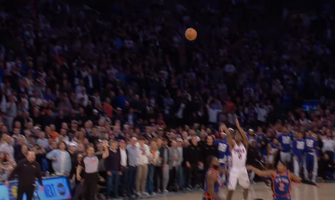 Gažiausias NBA nakties epizodas - tolimas T. Maxey metimas