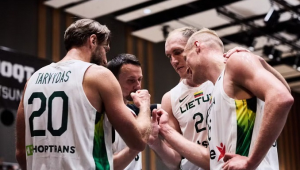 Trijulių rinktinė atrankos starte įveikė brazilus, tačiau nusileido olandams