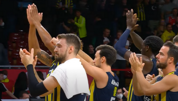 „Fenerbahče“ laimėjo dviejų pratęsimų dramą Bursoje