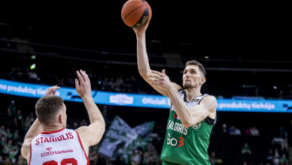 Pusę mačo vargęs „Žalgiris“ atkrintamųjų starte nušlavė Mažeikių klubą