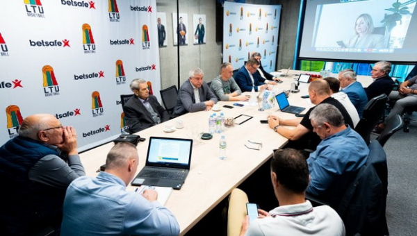 LKF patvirtino jaunimo rinktinių trenerius, siekia ilginti NKL ir RKL sezonus