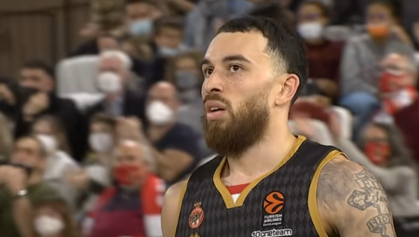 Įspūdingo M. Jameso vedamas „Monaco“ užtikrintai pradėjo finalo seriją