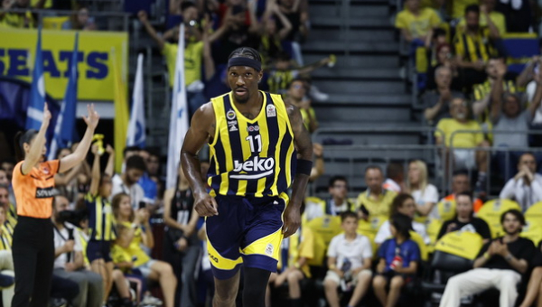 „Fenerbahče“ pergalingai pradėjo finalo seriją