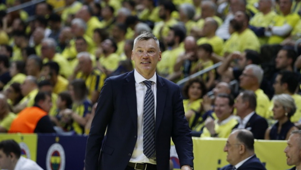 Š. Jasikevičius - per žingsnį nuo titulo: „Fenerbahče“ sutriuškino „Anadolu Efes“