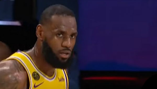 L. Jamesas nepratęs sutarties su „Lakers“