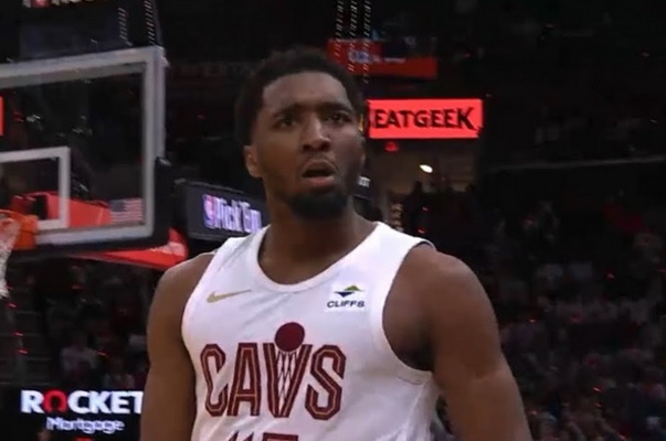 „Cavaliers“ išsaugojo D. Mitchellą