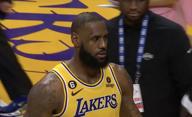 L. Jamesas pratęsė sutartį su „Lakers“