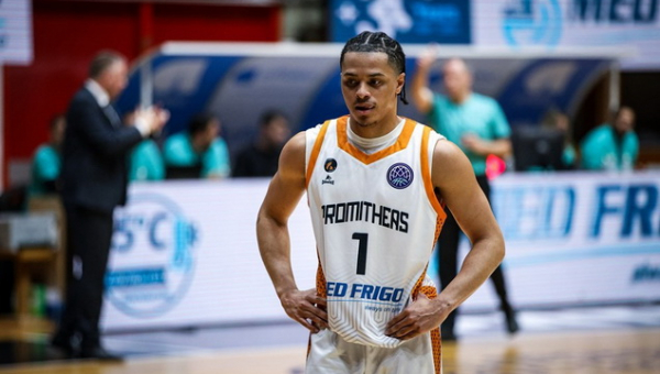 Čempionų lygoje dominavęs gynėjas papildys „Wolves“