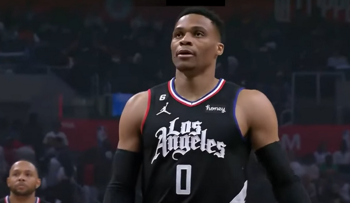 R. Westbrookas keliasi į „Nuggets“