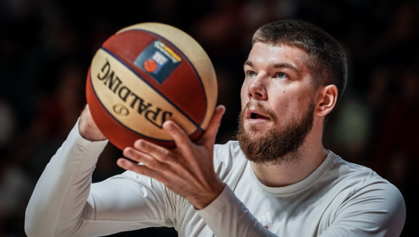 „Crvena Zvezda“ dalyvaus draugiškame turnyre Rusijoje: aiškėja, ką darys R. Giedraitis (Atnaujinta)