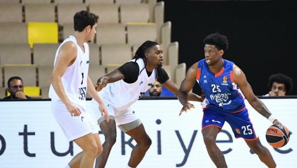 „Anadolu Efes“ sutriuškino „Tofaš“