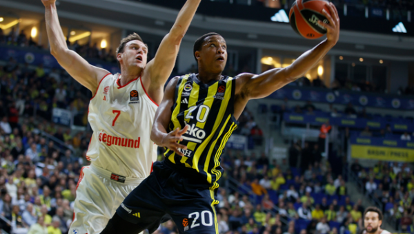 Į „Fenerbahče“ gretas sugrįžo D. Hallas