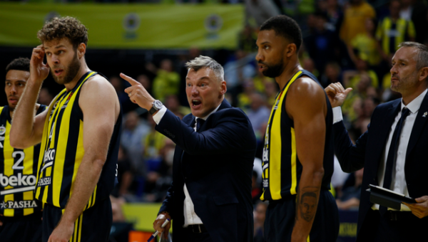 W. Baldwinas patyrė traumą, o „Fenerbahče“ sutriuškinta Barselonoje