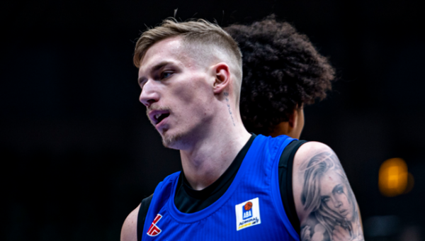 „Baskonia“ gretose - L. Samaničius