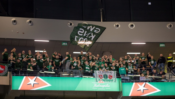 „Green White Boys“ piktinasi sirgaliais, kurie anksčiau laiko palieka areną