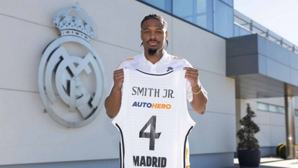 Oficialu: „Real“ gretas papildė D. Smithas