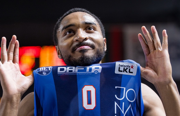 B. Childressas – nuo NBA žaidusio tėvo ir pažinties su A. Cowanu iki siekio tapti lygos MVP