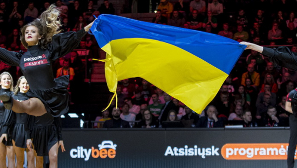 „Žalgirio“ sirgalių aktyvumas virto parama kare nukentėjusiems ukrainiečiams