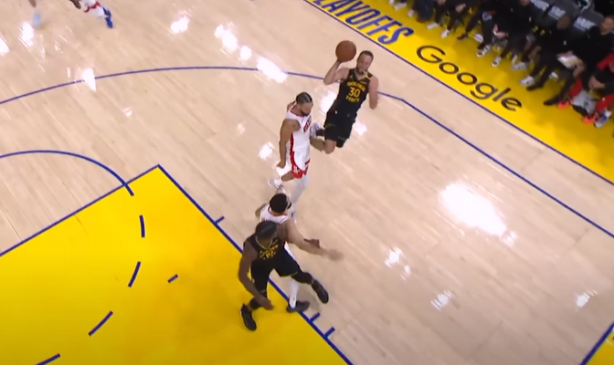 Gražiausias NBA nakties epizodas - sudėtingas S. Curry metimas (VIDEO)
