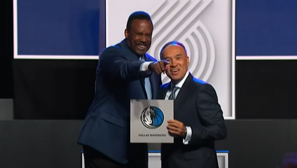 Pirmąjį NBA šaukimą laimėjo „Mavericks“ klubas (VIDEO)