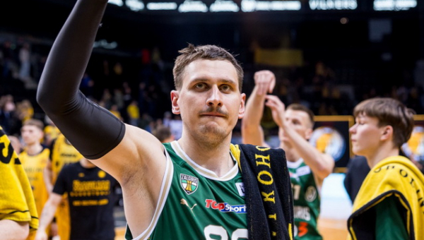 Atkrintamųjų starte „Žalgiris“ iššvaistė pranašumą, bet pranoko „Neptūną“