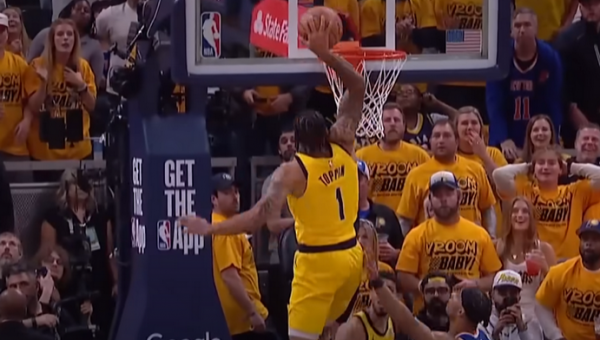 Gražiausias NBA nakties epizodas - O. Toppino dėjimas po T. Haliburtono perdavimo (VIDEO)